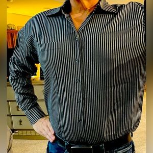 HAUPT EVOLUTION 44-XL  17 1/2 great black silver button down one pocket in front